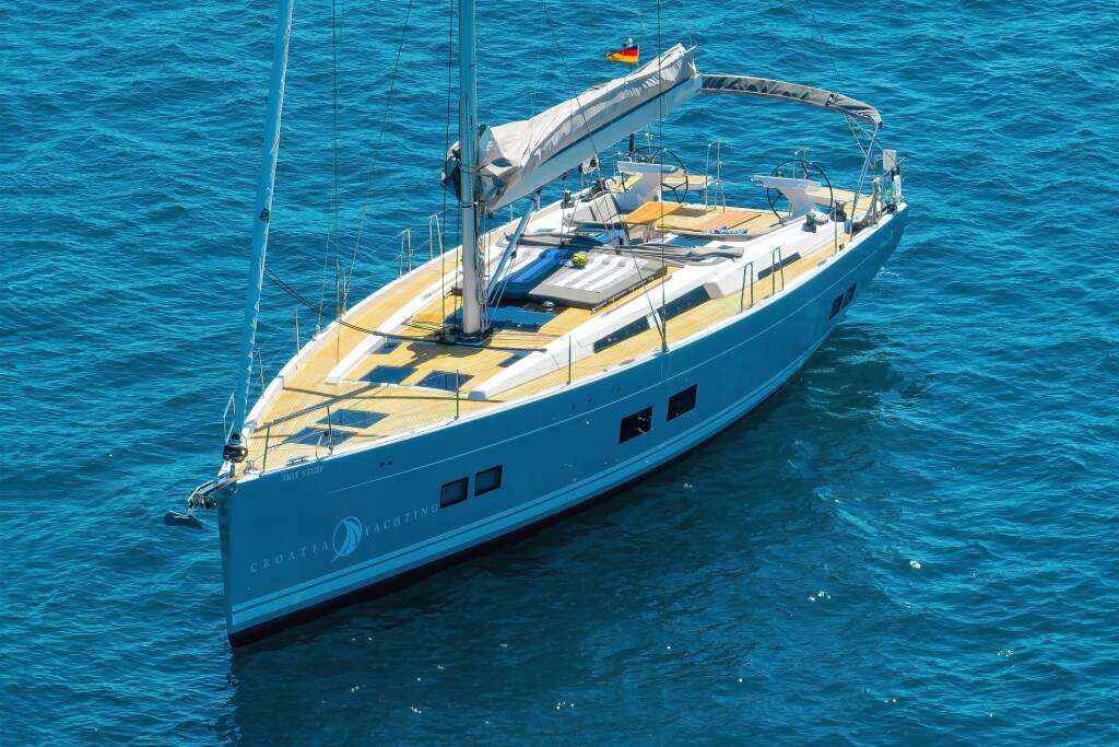 Sailing yacht Hanse 588 Hot Stuff