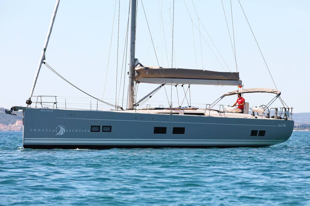 Sailing yacht Hanse 588 Hot Stuff