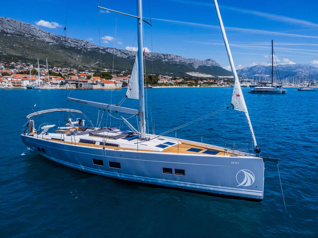 Sailing yacht Hanse 588 Eywa
