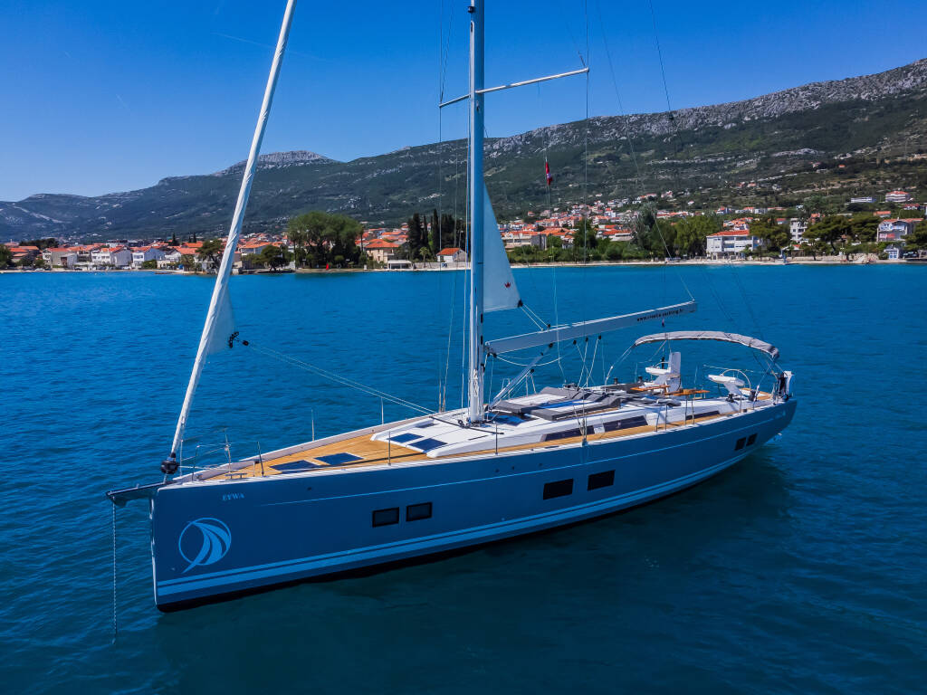 Sailing yacht Hanse 588 Eywa