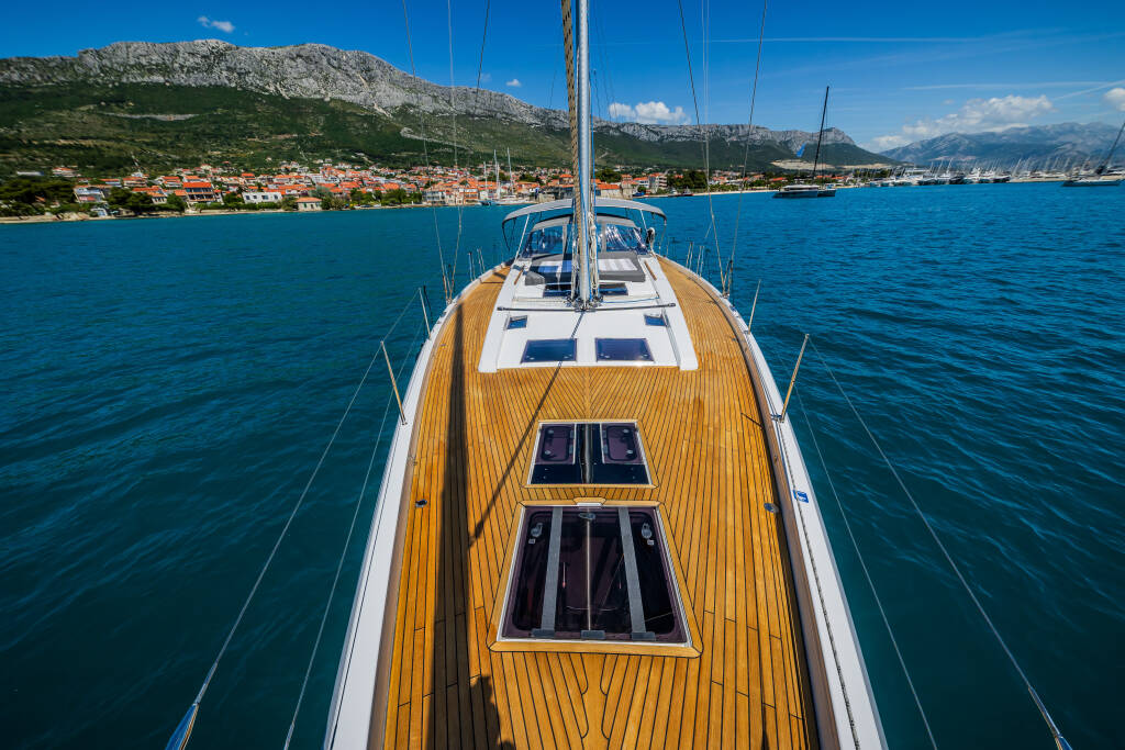 Sailing yacht Hanse 588 Eywa