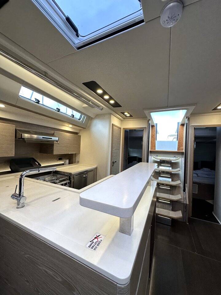 Sailing yacht Hanse 588 Leah