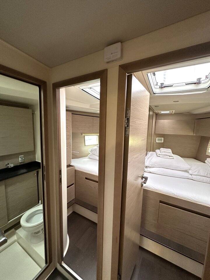 Sailing yacht Hanse 588 Leah