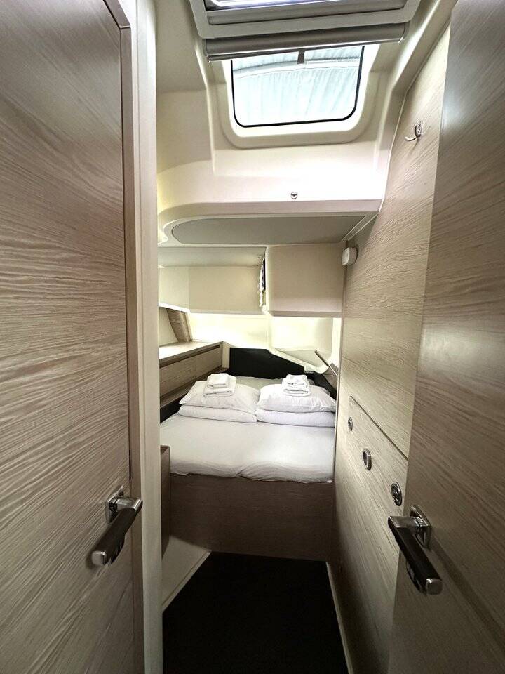 Sailing yacht Hanse 588 Leah