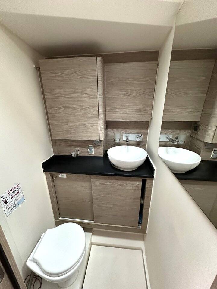 Sailing yacht Hanse 588 Leah
