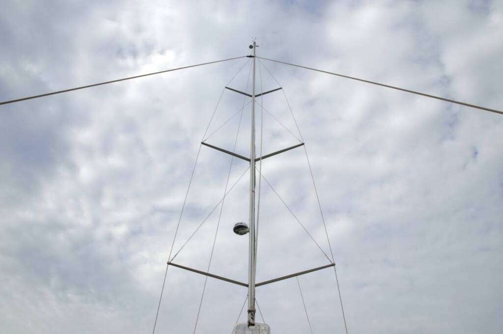 Sailing yacht Hanse 588 Eclipse