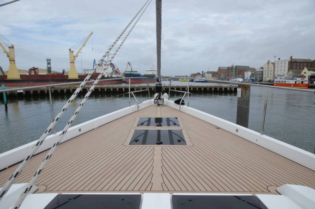 Sailing yacht Hanse 588 Eclipse