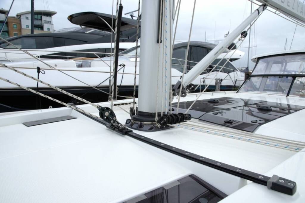 Sailing yacht Hanse 588 Eclipse