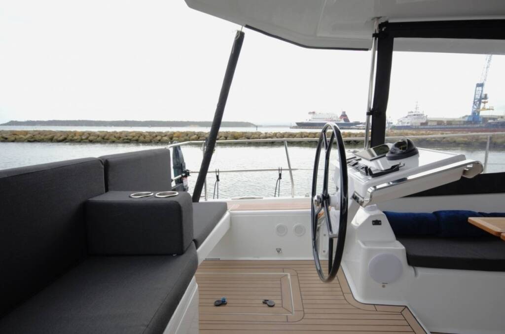 Sailing yacht Hanse 588 Eclipse