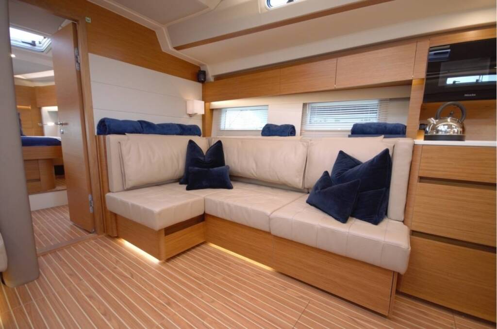 Sailing yacht Hanse 588 Eclipse