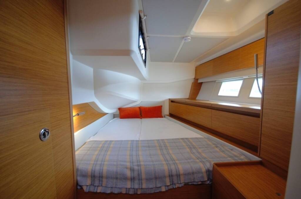 Sailing yacht Hanse 588 Eclipse