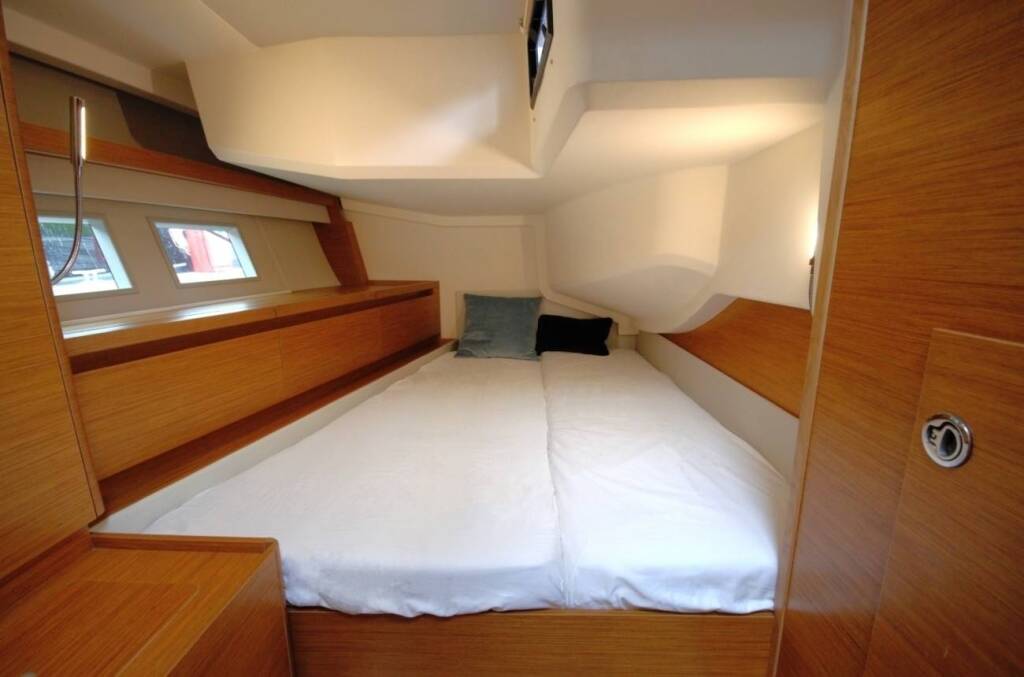 Sailing yacht Hanse 588 Eclipse