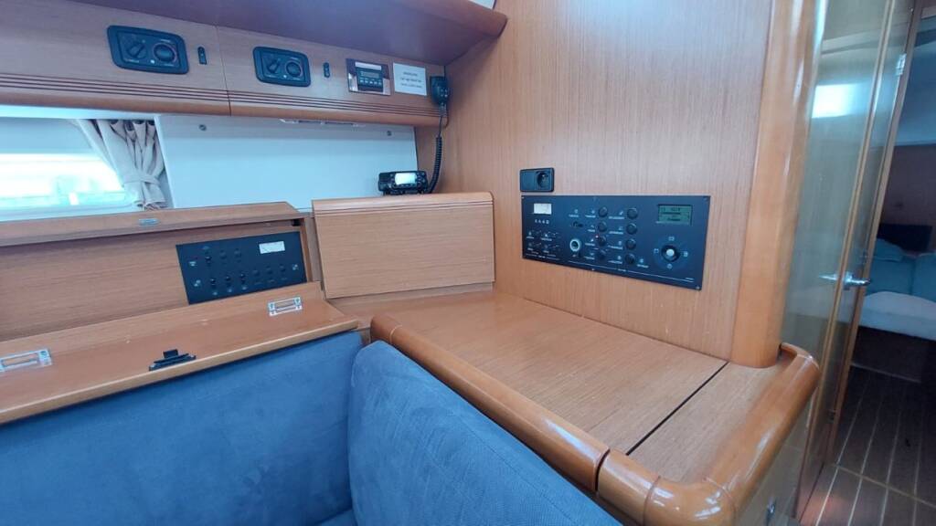 Sailing yacht Jeanneau 53 Madeleine