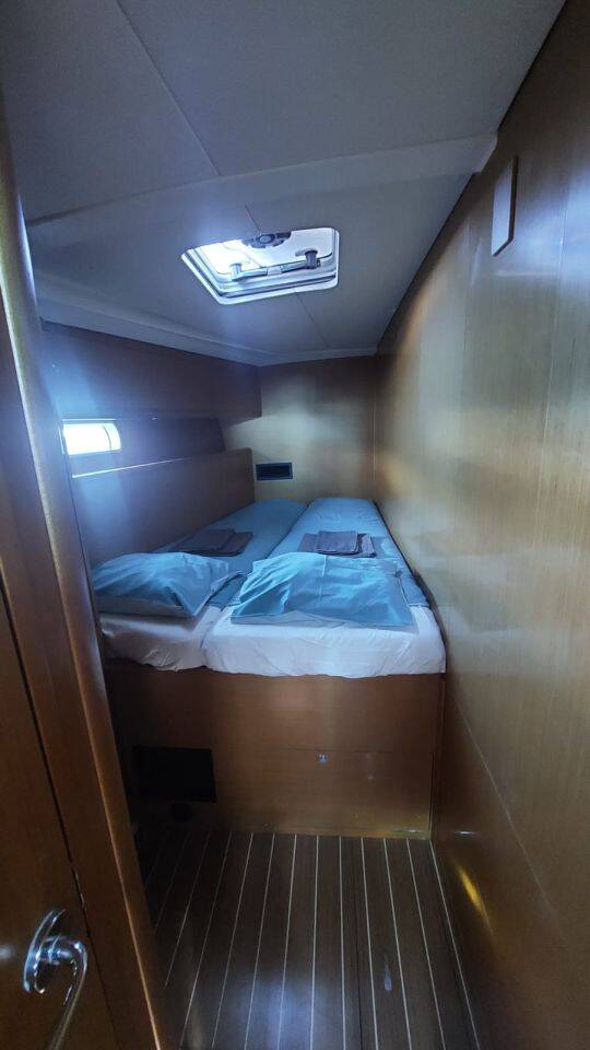 Sailing yacht Jeanneau 53 Madeleine