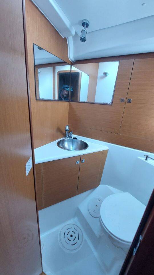 Sailing yacht Jeanneau 53 Madeleine