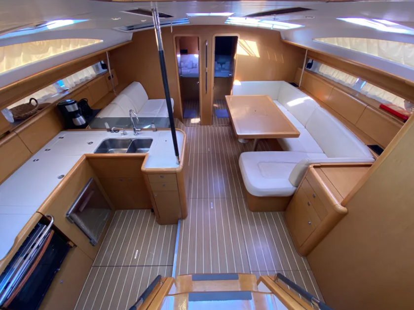 Sailing yacht Jeanneau 53 