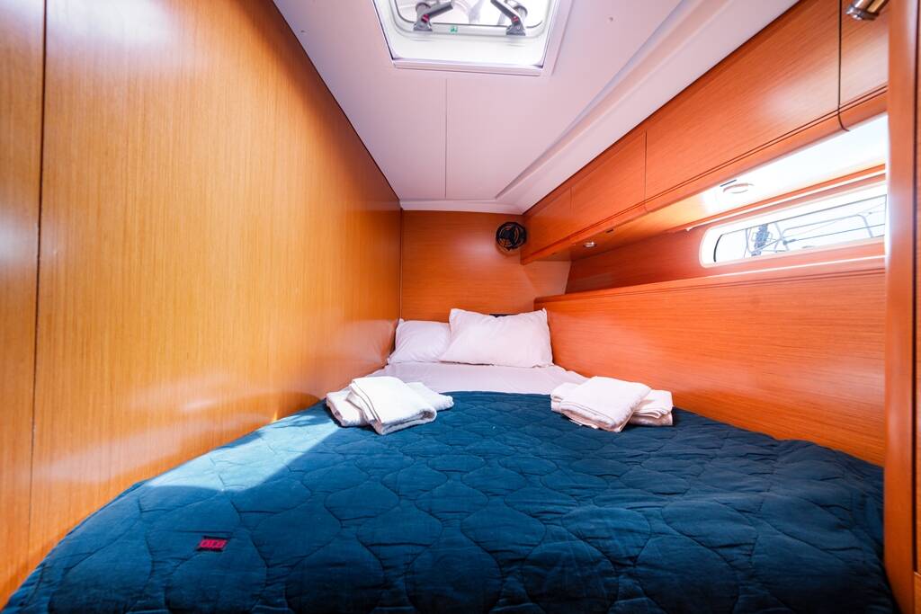 Sailing yacht Jeanneau 53 Regina V