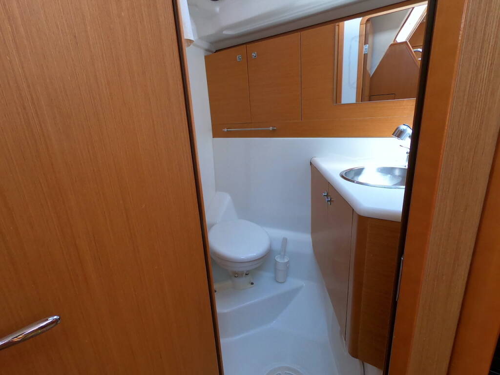 Sailing yacht Jeanneau 53 Anita