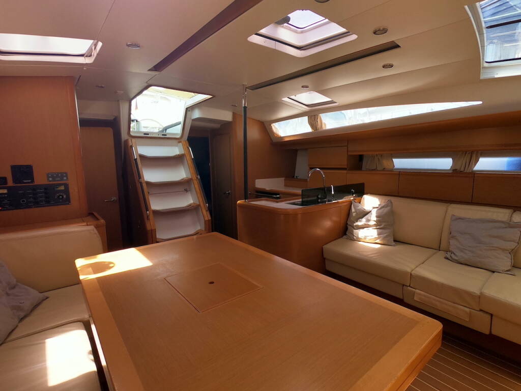 Sailing yacht Jeanneau 53 Anita