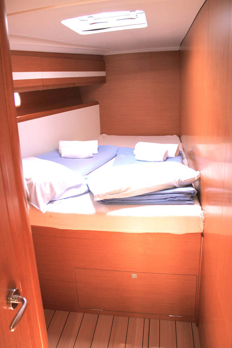 Sailing yacht Jeanneau 53 Zeus