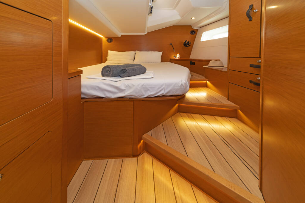 Sailing yacht Jeanneau 54 Scorpius
