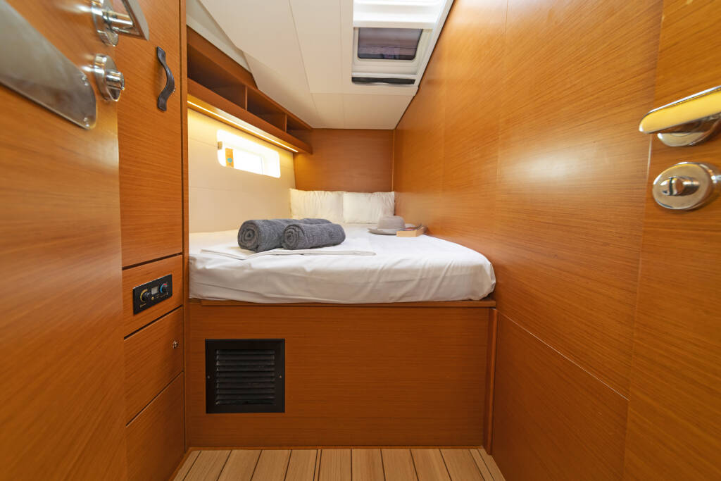 Sailing yacht Jeanneau 54 Scorpius
