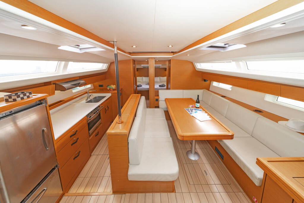Sailing yacht Jeanneau 54 Scorpius