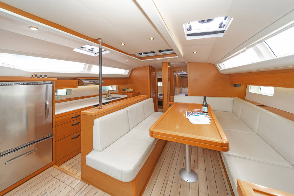 Sailing yacht Jeanneau 54 Scorpius
