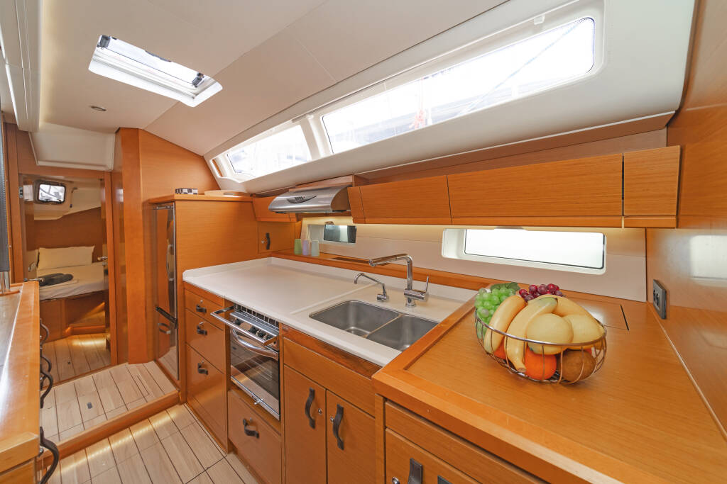 Sailing yacht Jeanneau 54 Scorpius