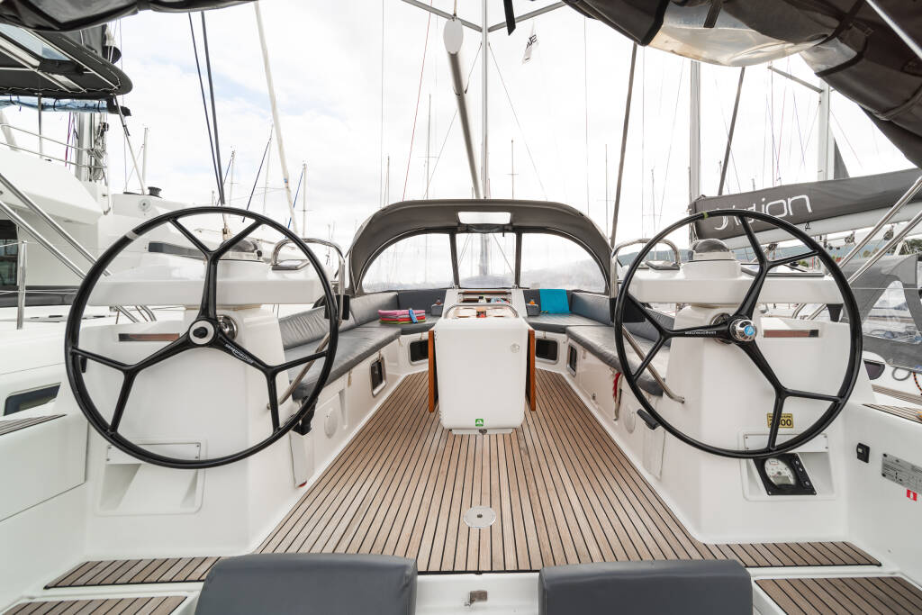 Sailing yacht Jeanneau 54 Scorpius