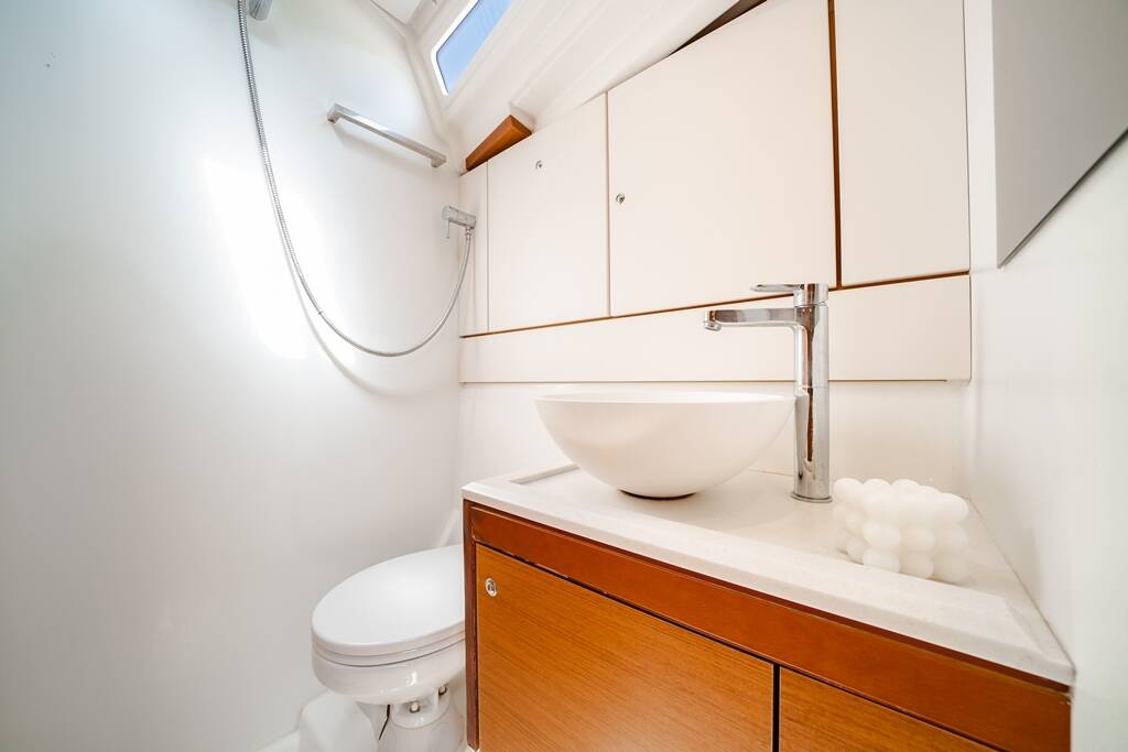 Sailing yacht Jeanneau 54 Celena IV