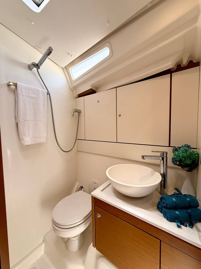 Sailing yacht Jeanneau 54 Our Lady