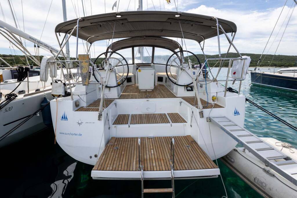 Sailing yacht Jeanneau 54 Squeeze Me