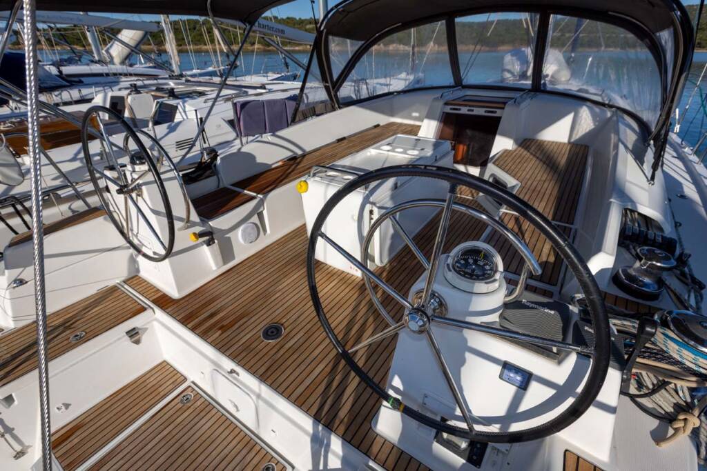 Sailing yacht Jeanneau 54 Squeeze Me