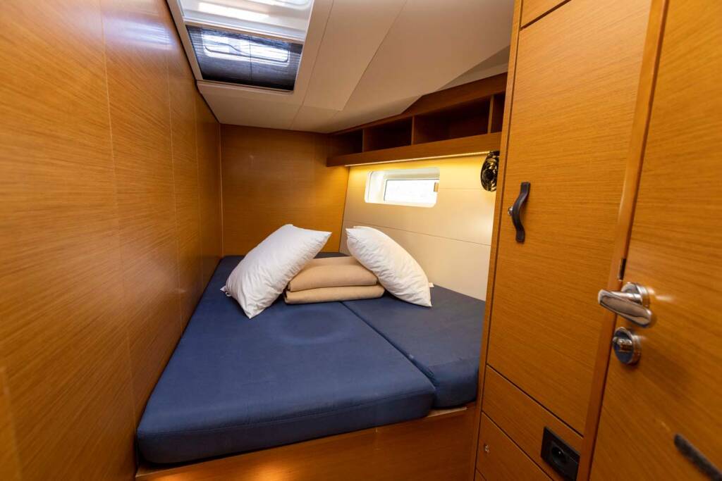 Sailing yacht Jeanneau 54 Squeeze Me