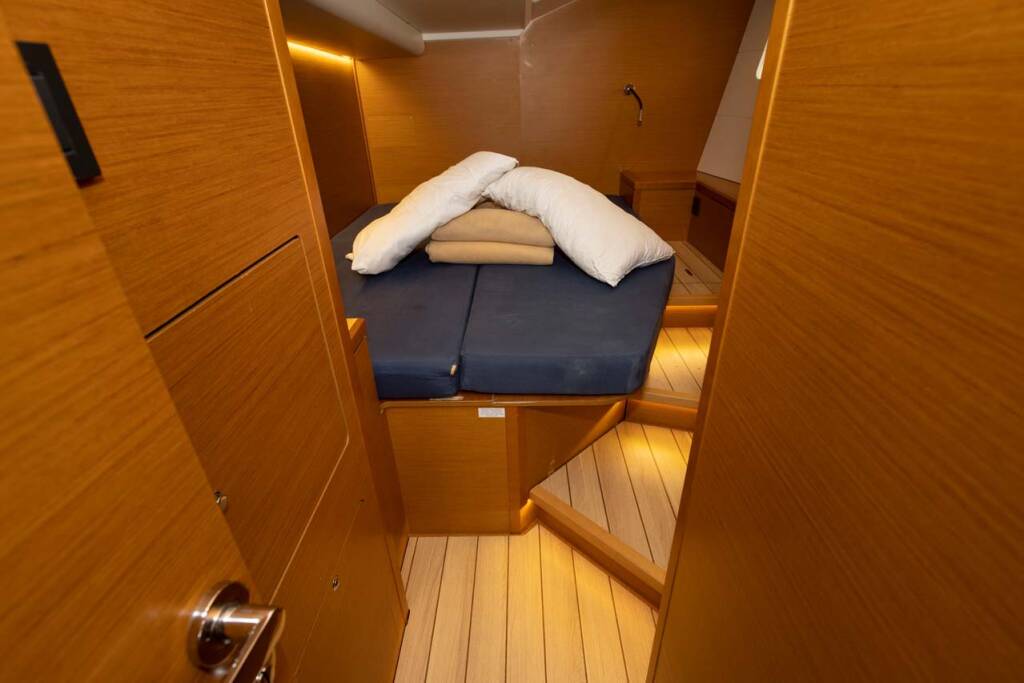 Sailing yacht Jeanneau 54 Squeeze Me