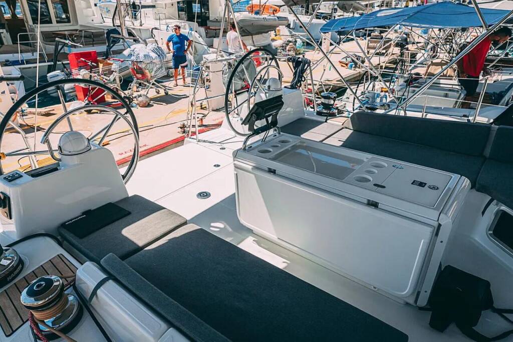 Sailing yacht Jeanneau 54 El Yelmo