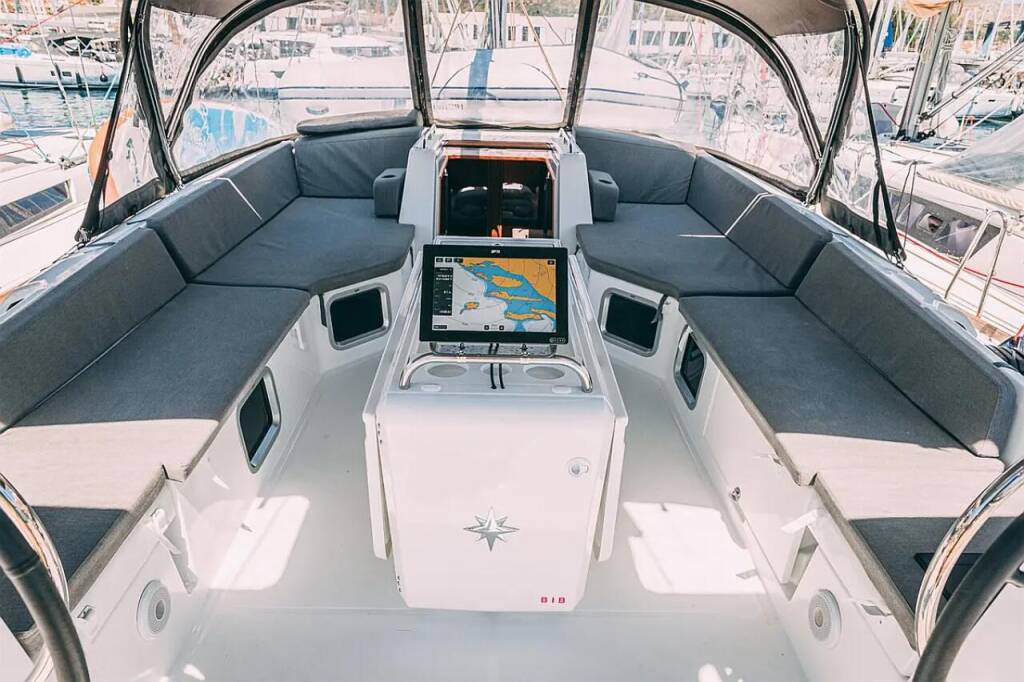 Sailing yacht Jeanneau 54 El Yelmo