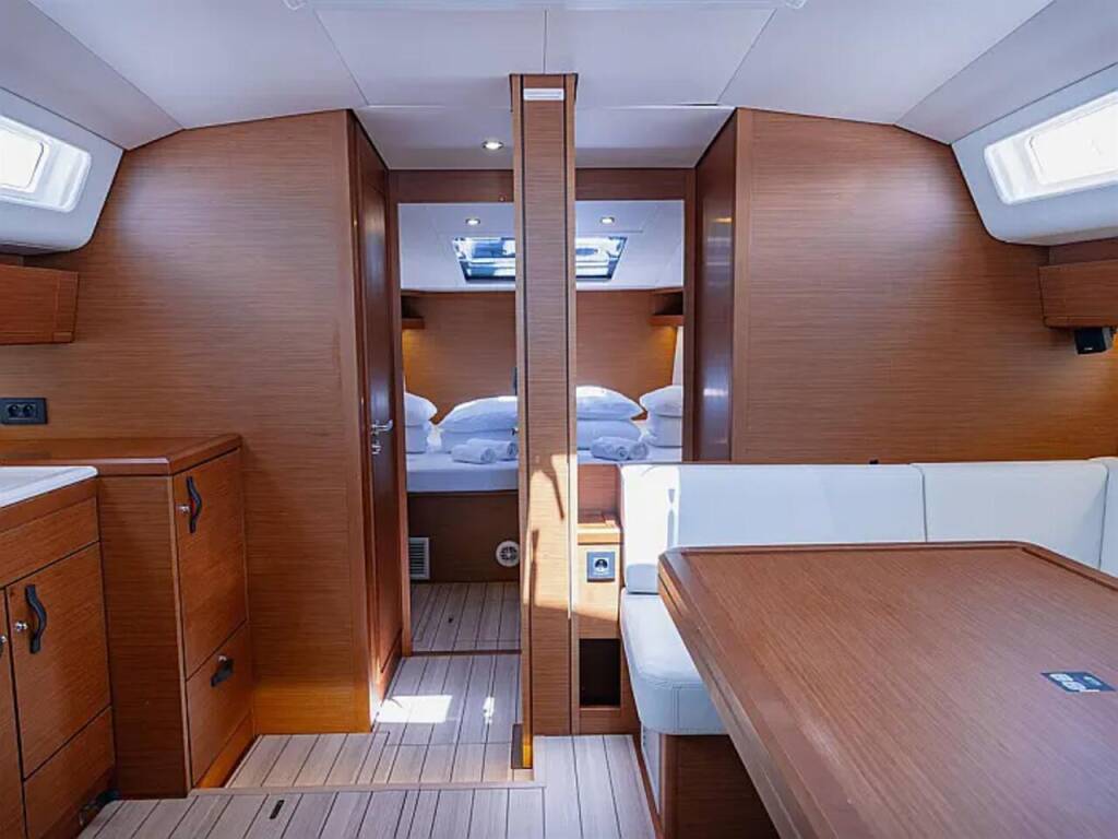 Sailing yacht Jeanneau 54 El Yelmo