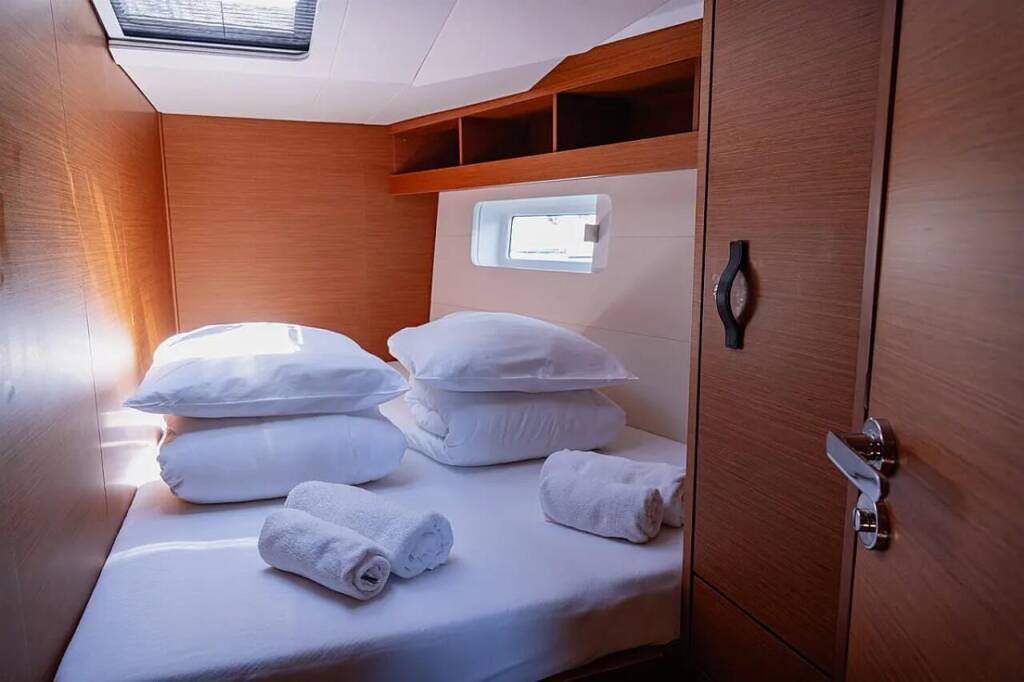 Sailing yacht Jeanneau 54 El Yelmo