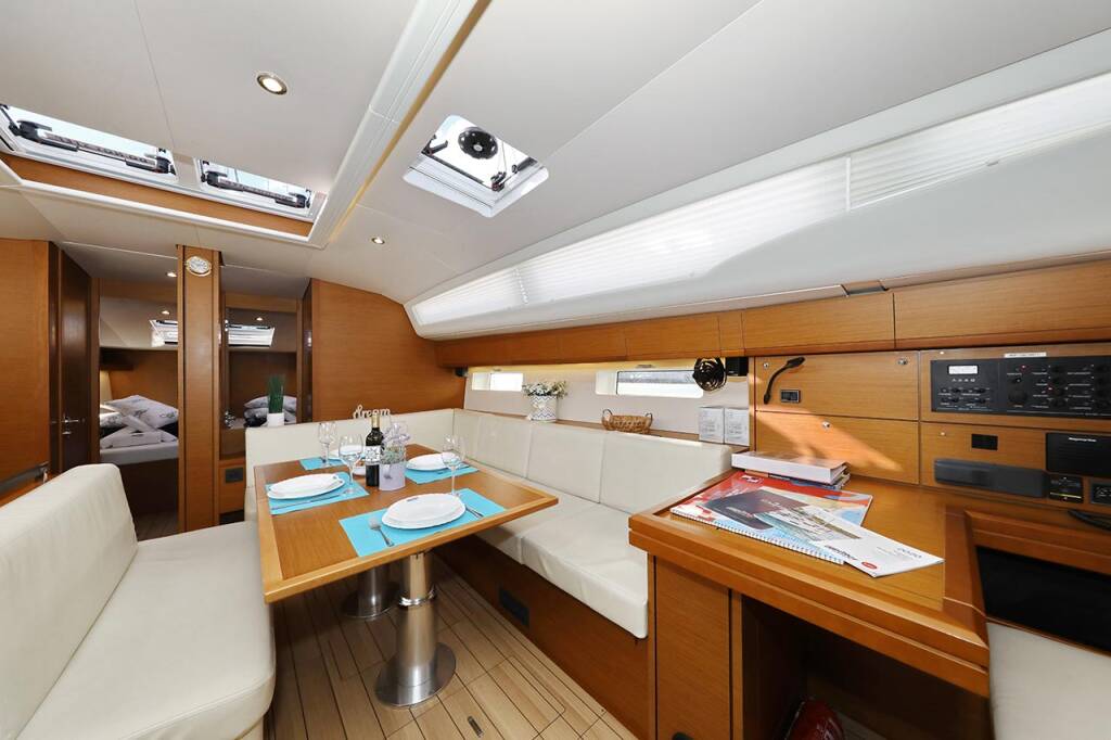 Sailing yacht Jeanneau 54 Mary-Lu