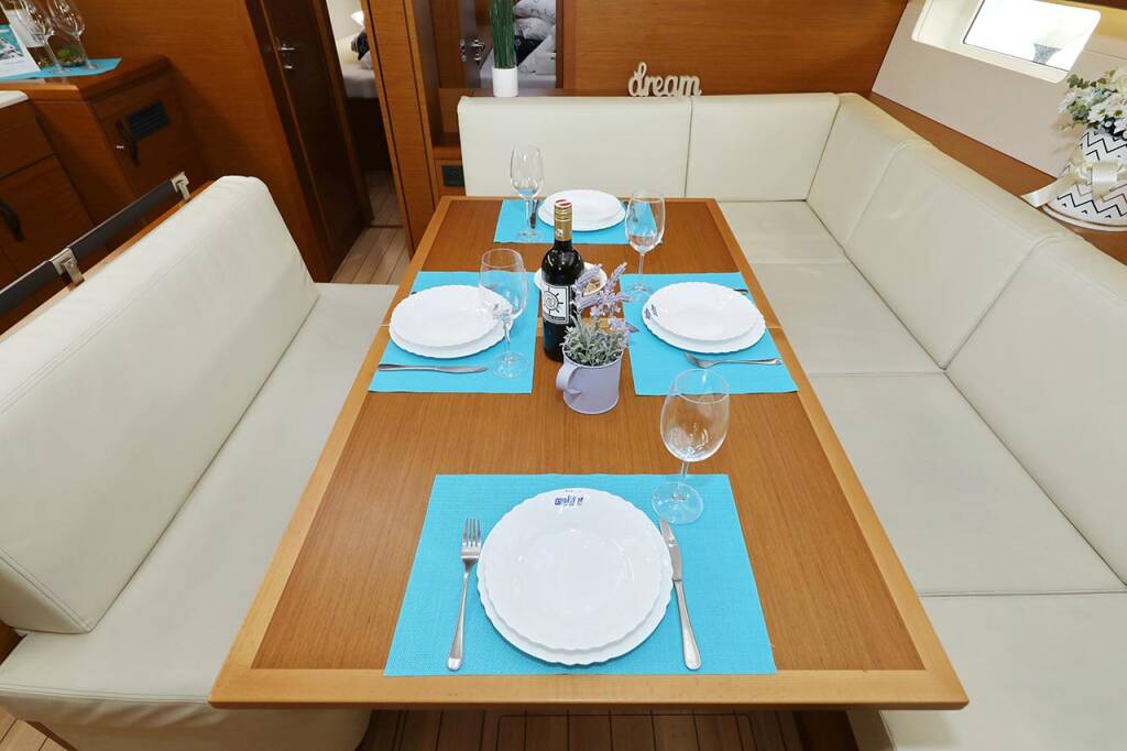Sailing yacht Jeanneau 54 Mary-Lu
