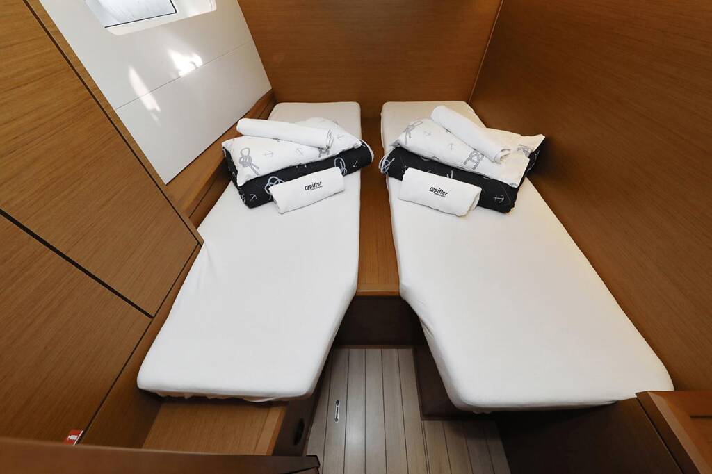 Sailing yacht Jeanneau 54 Mary-Lu