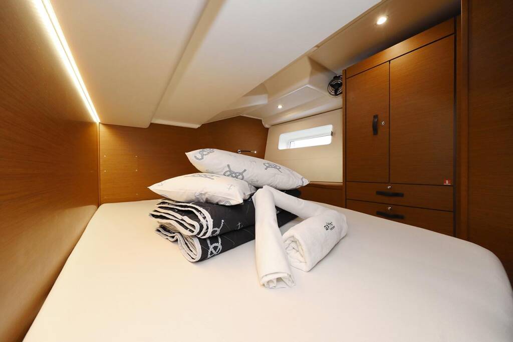 Sailing yacht Jeanneau 54 Mary-Lu