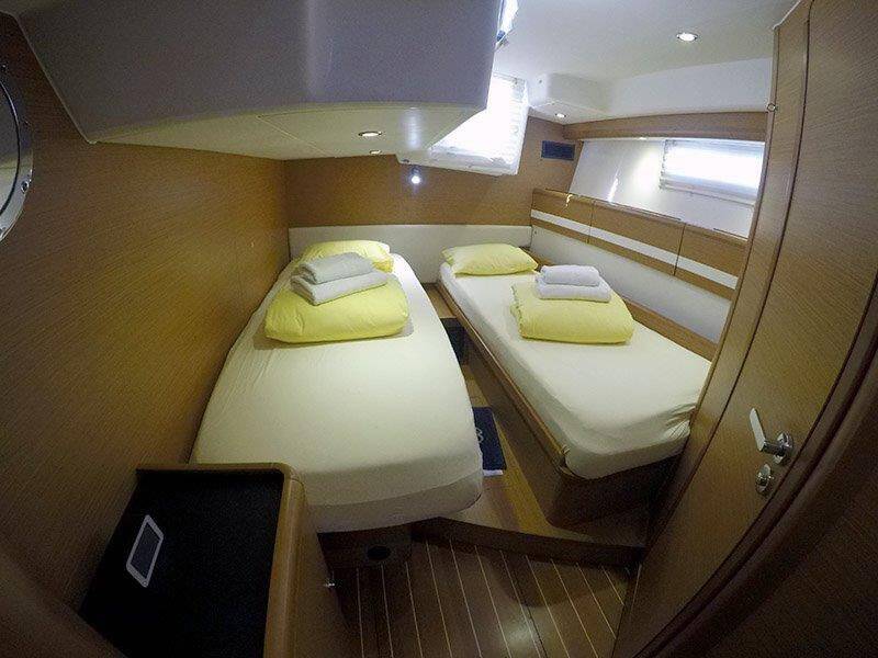Sailing yacht Jeanneau 57 Whyknot