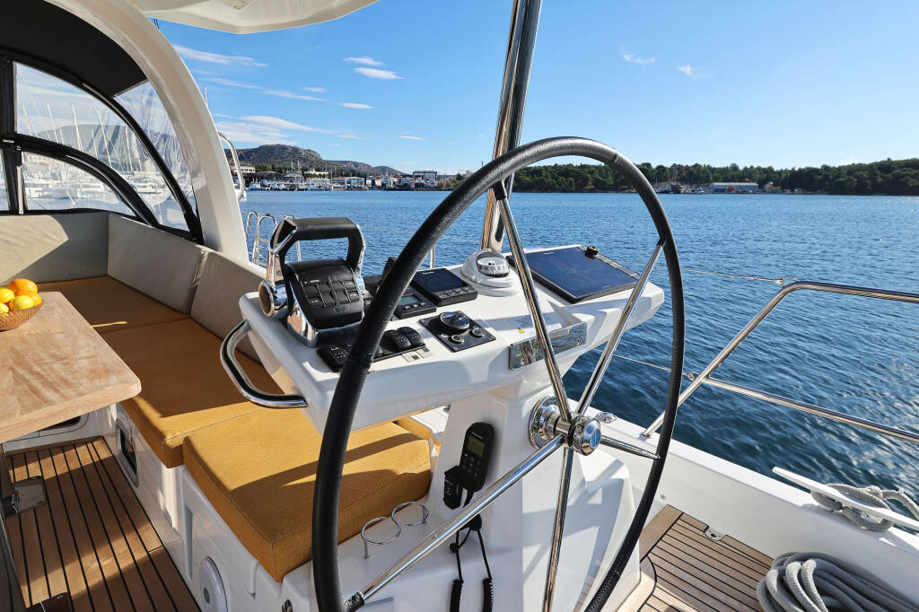 Sailing yacht Jeanneau 60 Friends