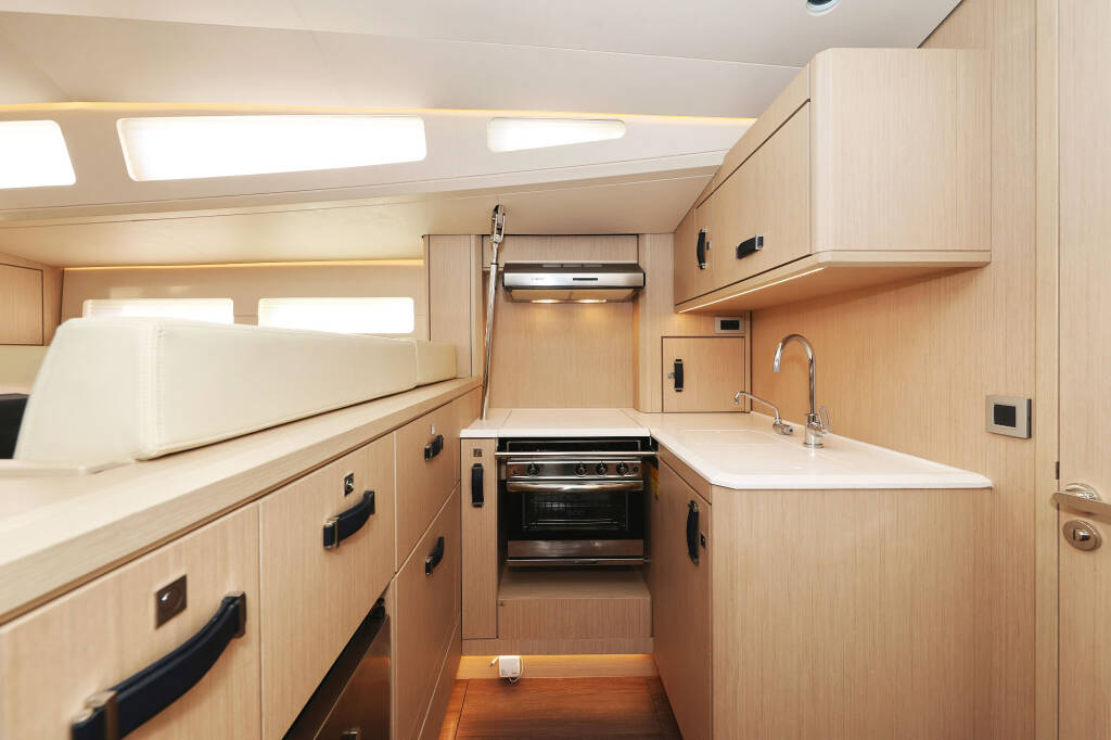 Sailing yacht Jeanneau 60 Friends