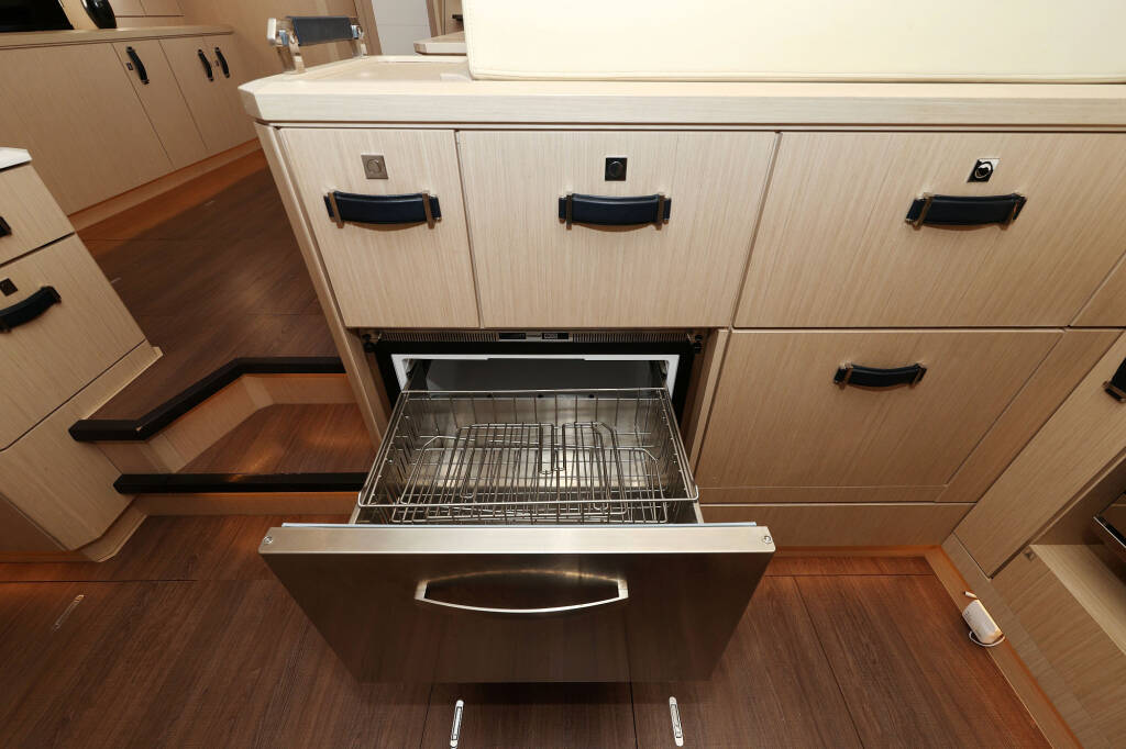 Sailing yacht Jeanneau 60 Friends