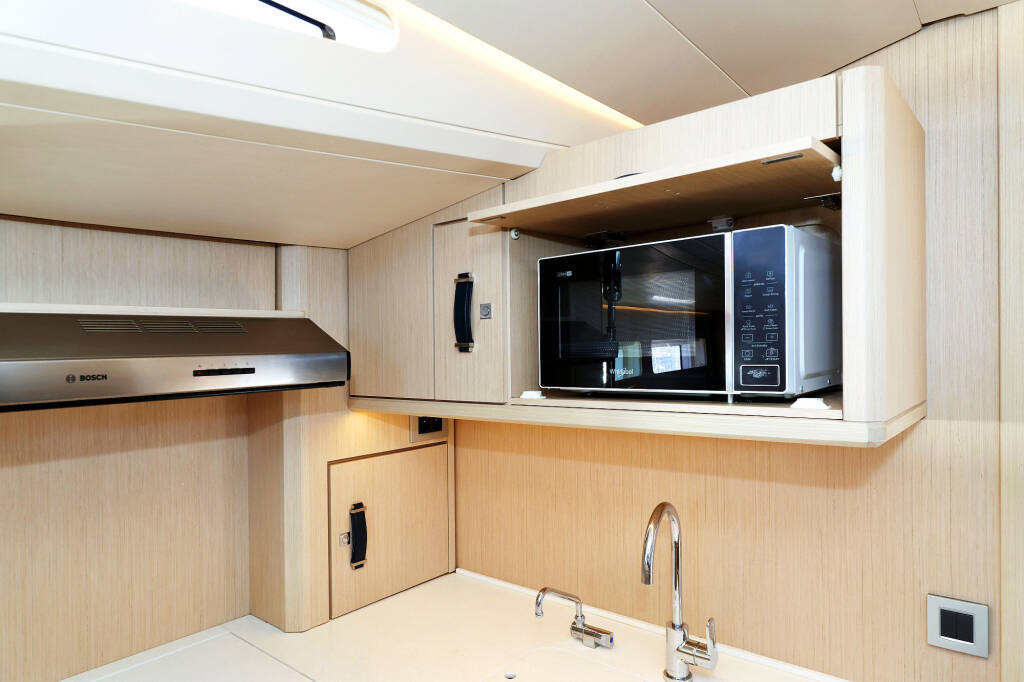 Sailing yacht Jeanneau 60 Friends