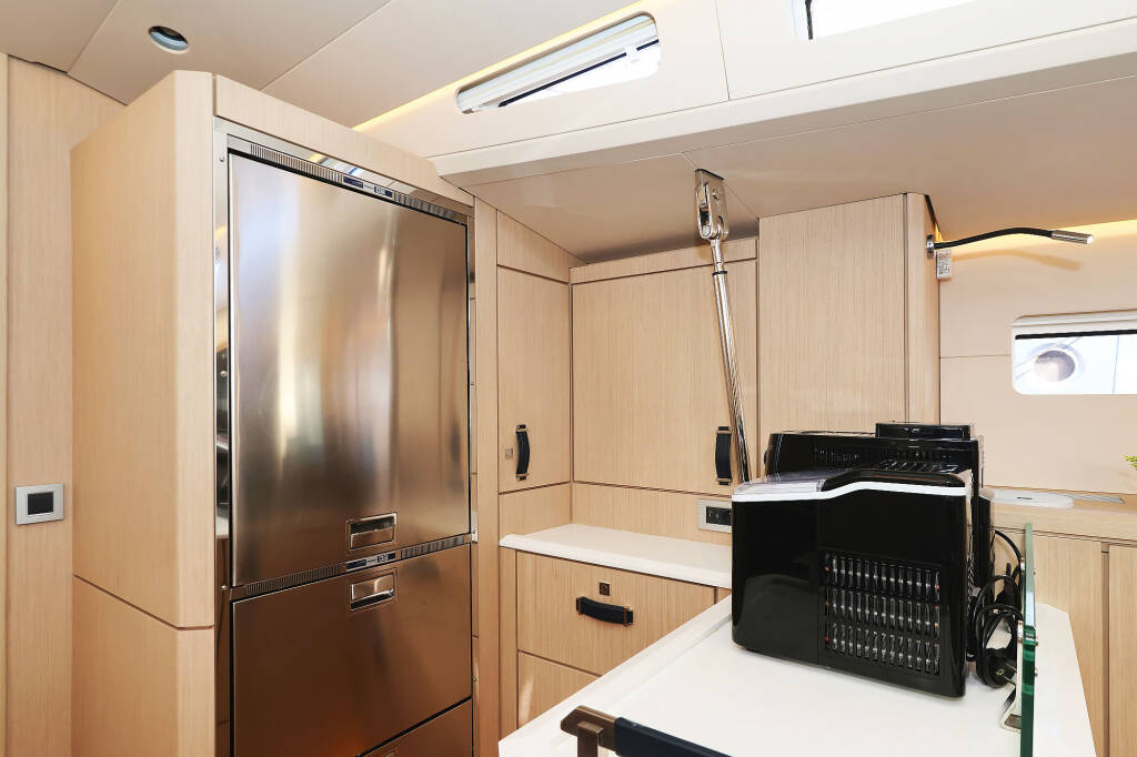 Sailing yacht Jeanneau 60 Friends